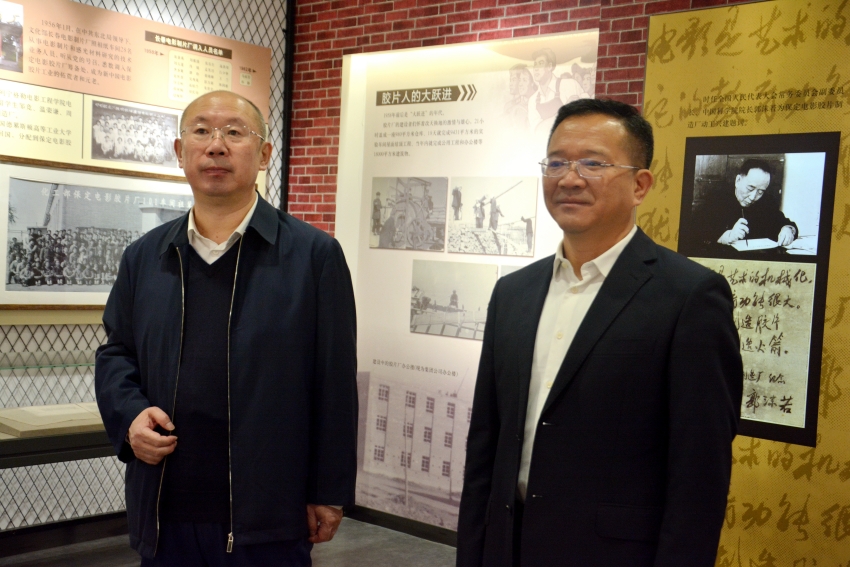 大唐国际副总经理冷耀军一行到中国z6mg人生就是博走访交流